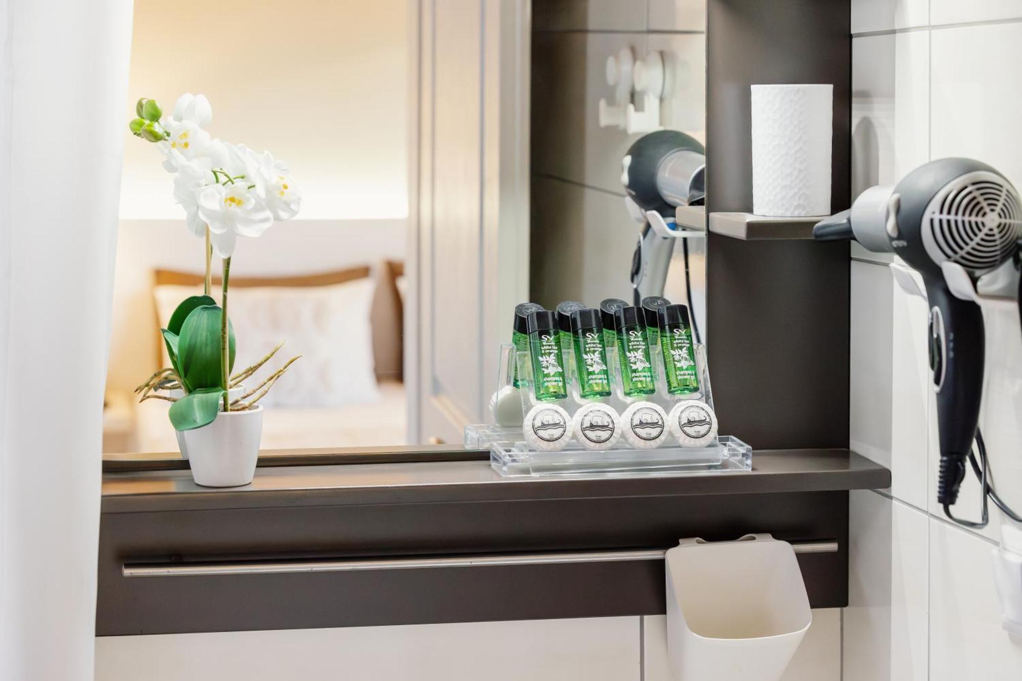 Athos Guest House Pansion Ouranoupoli Bagian luar foto