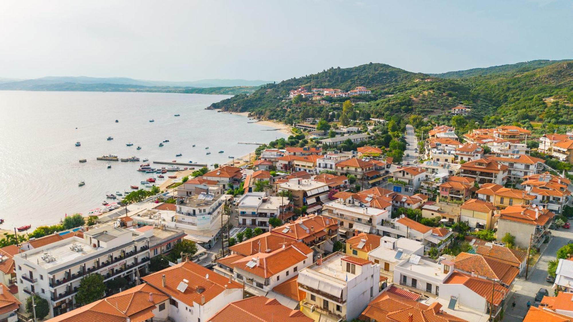 Athos Guest House Pansion Ouranoupoli Bagian luar foto