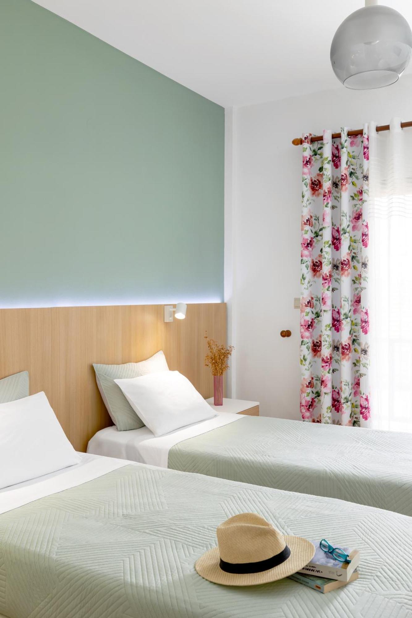 Athos Guest House Pansion Ouranoupoli Bagian luar foto