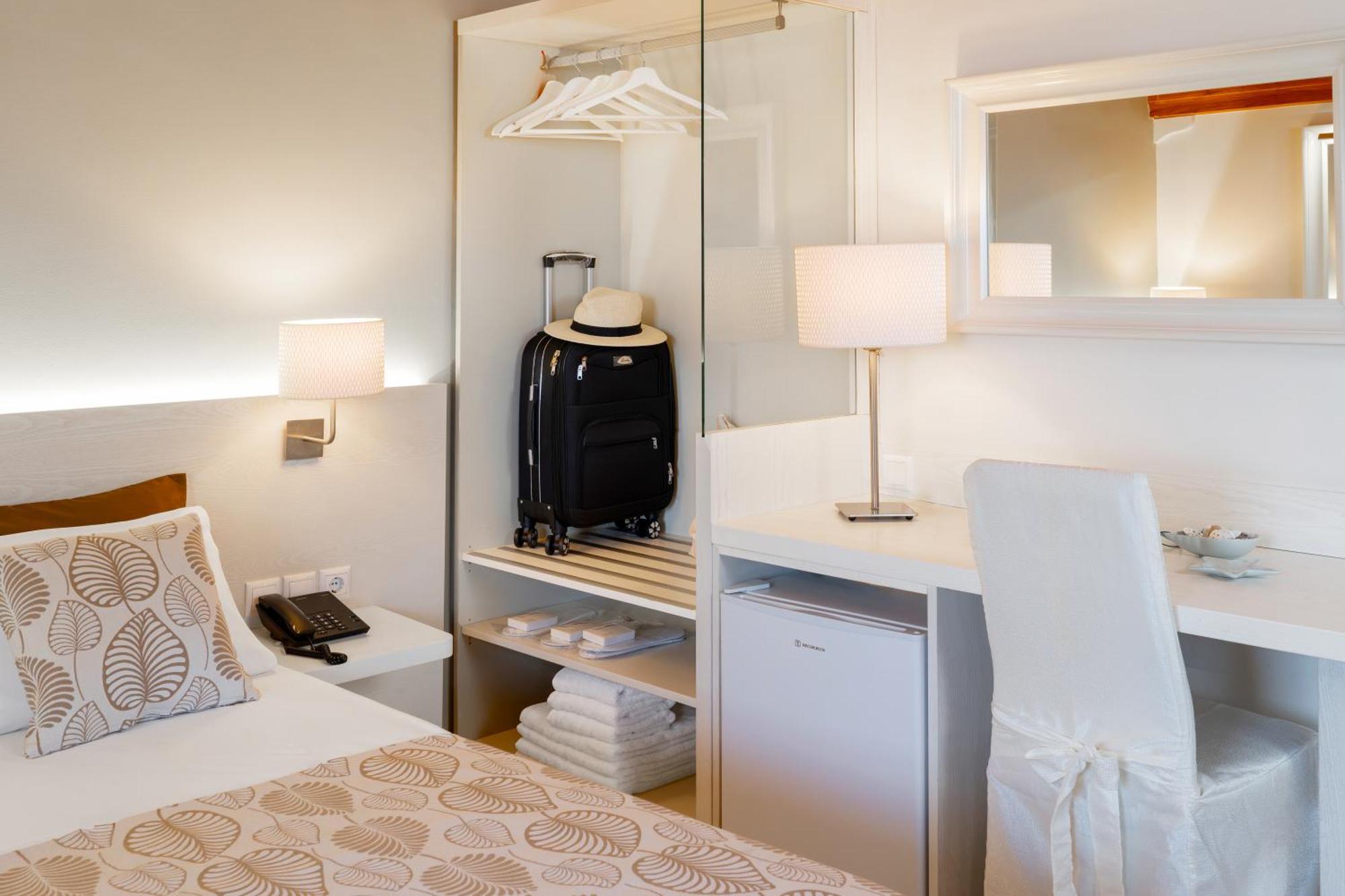 Athos Guest House Pansion Ouranoupoli Bagian luar foto