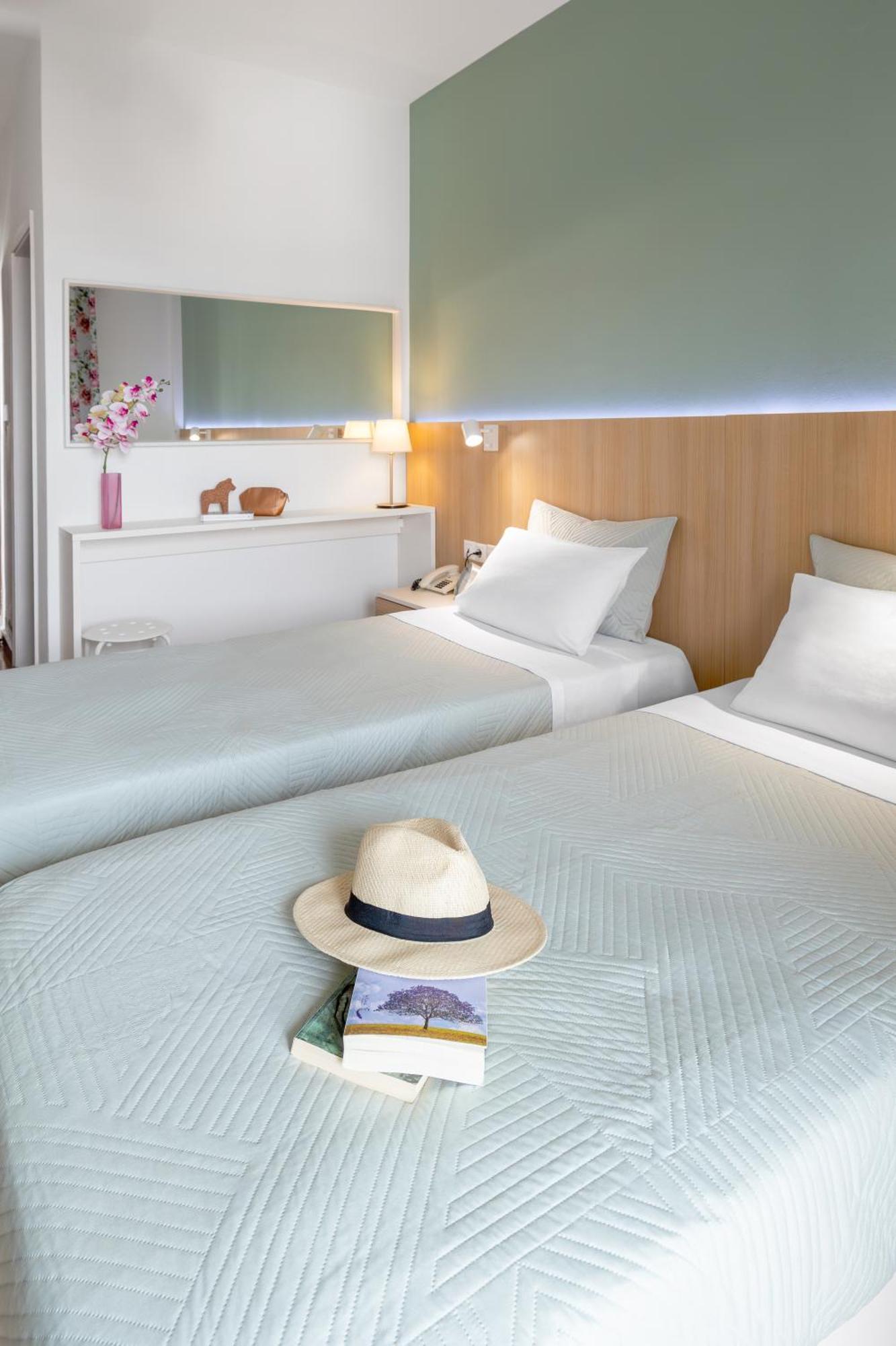 Athos Guest House Pansion Ouranoupoli Bagian luar foto