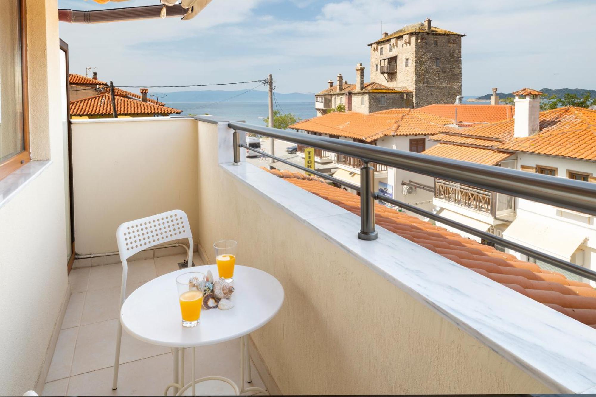 Athos Guest House Pansion Ouranoupoli Bagian luar foto