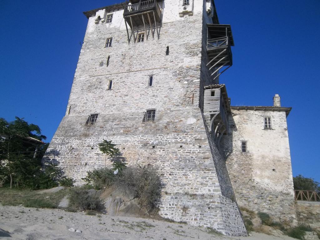 Athos Guest House Pansion Ouranoupoli Bagian luar foto